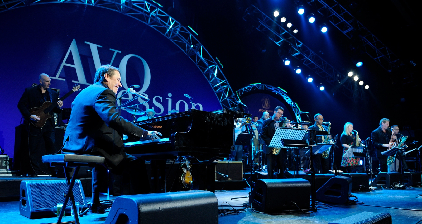 Jools Holland & His R&B Orchestra at BALOISE SESSION 2008